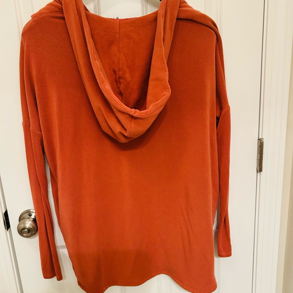 Athleta Etruscan Red  Leggings and Etruscan Red Purana wrap - Picture 8 of 10